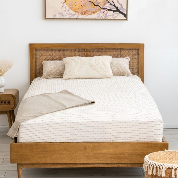 מיטה וחצי גודל 120 ס”מ עשויה עץ מלא דגם סהרה