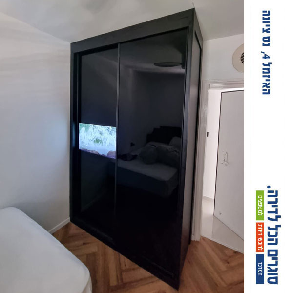 ארון הזזה עם טלוויזיה, 2 דלתות זכוכית סגירה עד תקרה