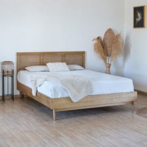 מיטה זוגית גודל 160 ס”מ עשויה עץ מלא דגם סהרה