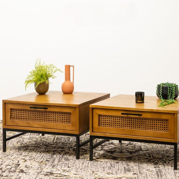 שולחן מעוצב לסלון מעץ מלא דגם סהרה ריבוע