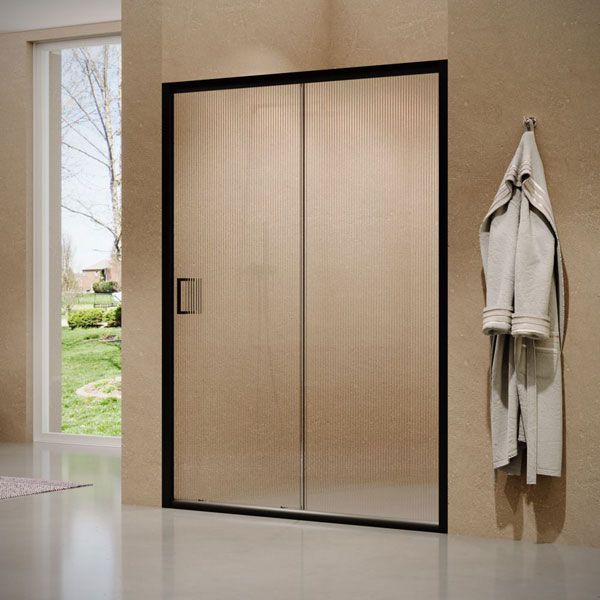 מקלחון שחור חזית רחב עם דלתות הזזה עם זכוכית מאסטר ליין דגם אמיר